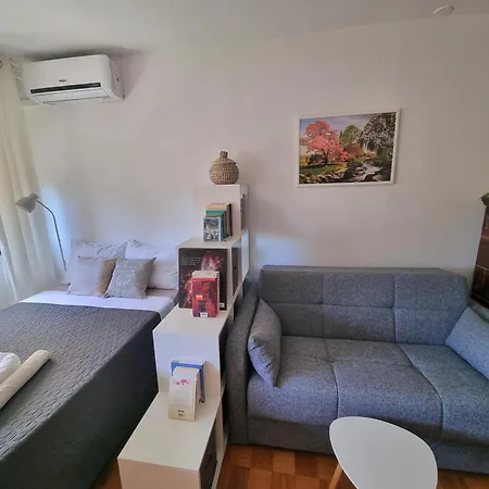 Apartment Karolina *